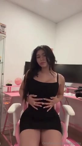 Aishah Sofey Kawaii Sofey Onlyfans Video Show Off Big And Round Butt
